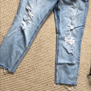 Old Navy Jeans - Old Navy boyfriend straight cut off ankle denim Old Navy Jeans - Old Navy boyfriend straight cut off ankle denim